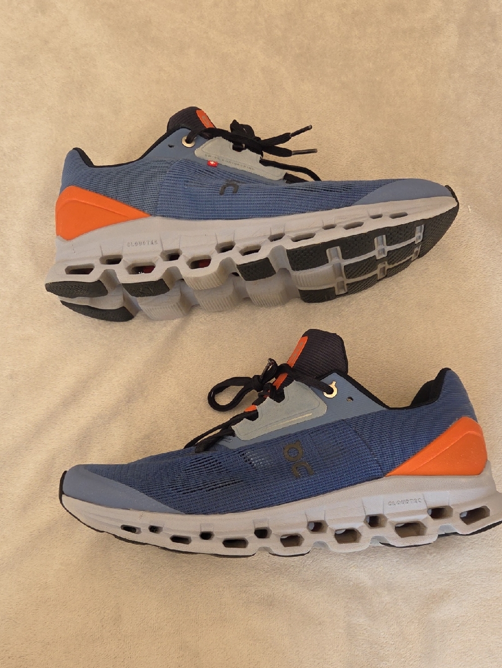 Good Condition, Men's On Running, Blue, Size 10.5 - Picture 2 of 8